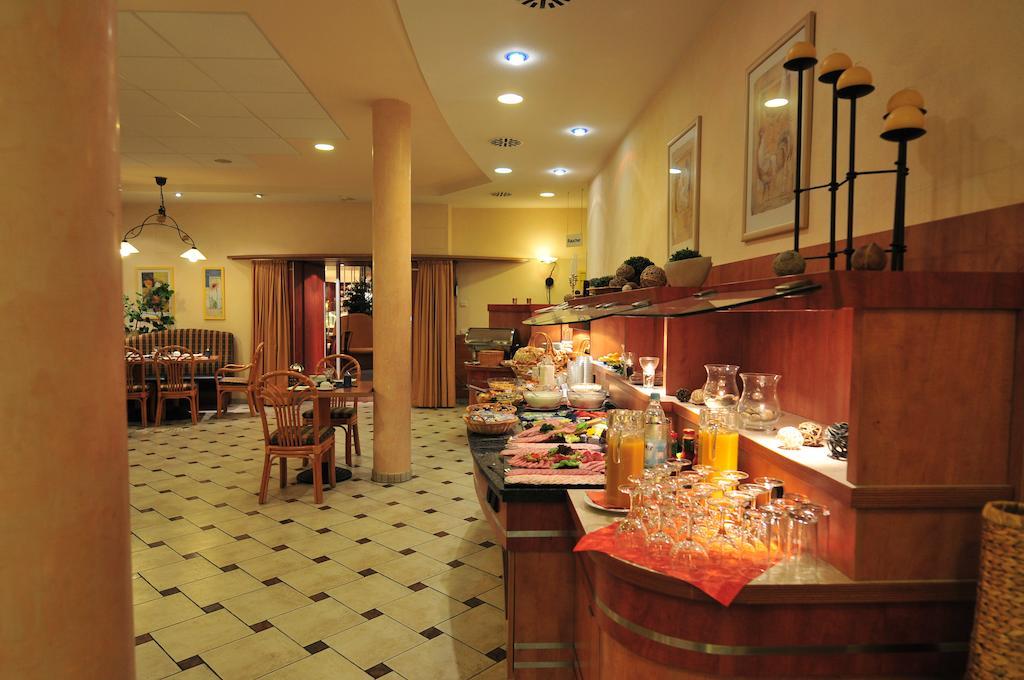 Akzent Hotel Stadt Schluechtern ***S Екстериор снимка