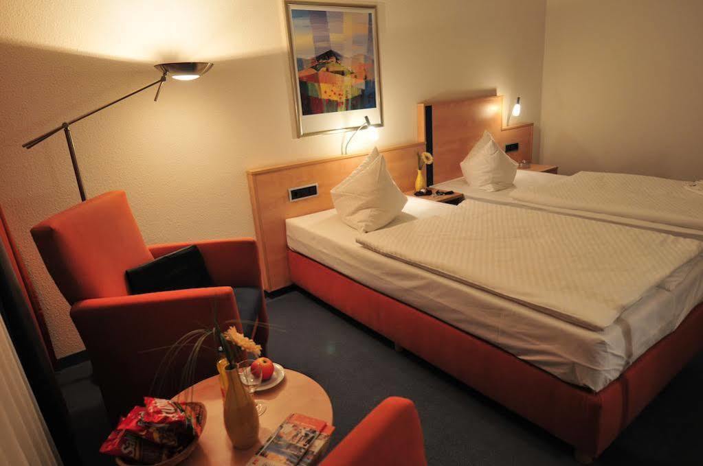 Akzent Hotel Stadt Schluechtern ***S Екстериор снимка